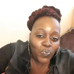 Meet your Posher, Shakana